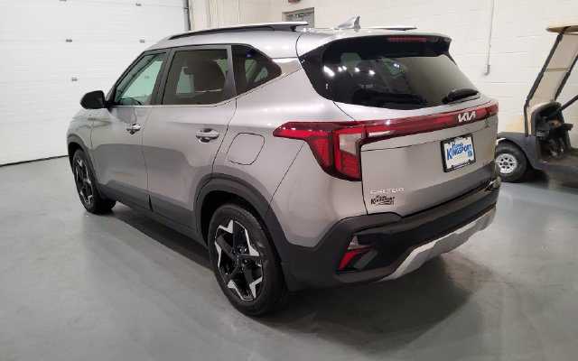 Used 2025 Kia Seltos EX w/ EX Sunroof Package FWD image 8