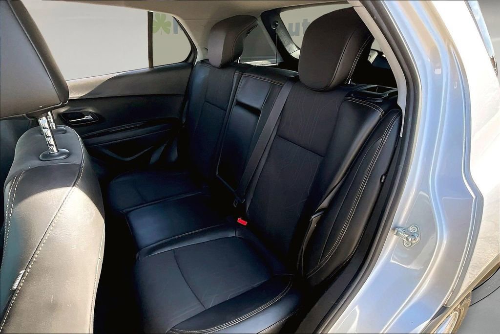 Used 2018 Chevrolet Trax LT w/ LT Convenience Package image 19