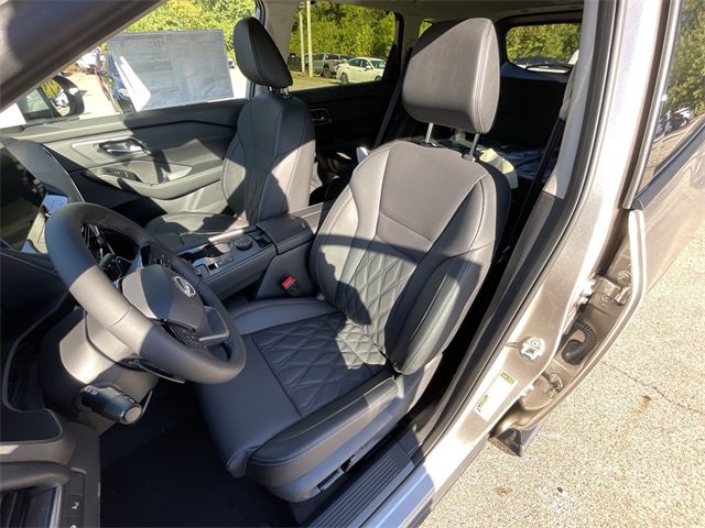New 2026 Nissan Rogue Platinum image 22