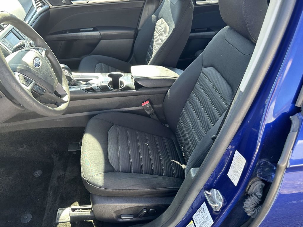 Used 2016 Ford Fusion SE FWD image 18