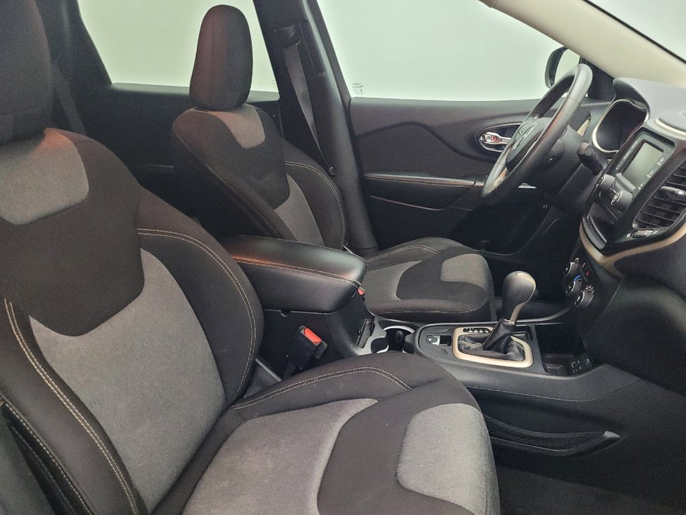 Used 2015 Jeep Cherokee Sport FWD image 21