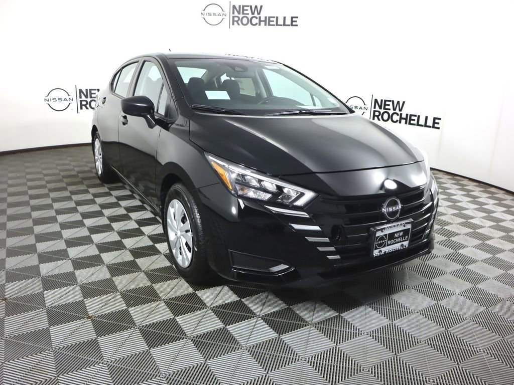 Certified 2025 Nissan Versa S w/ Trunk Package image 3