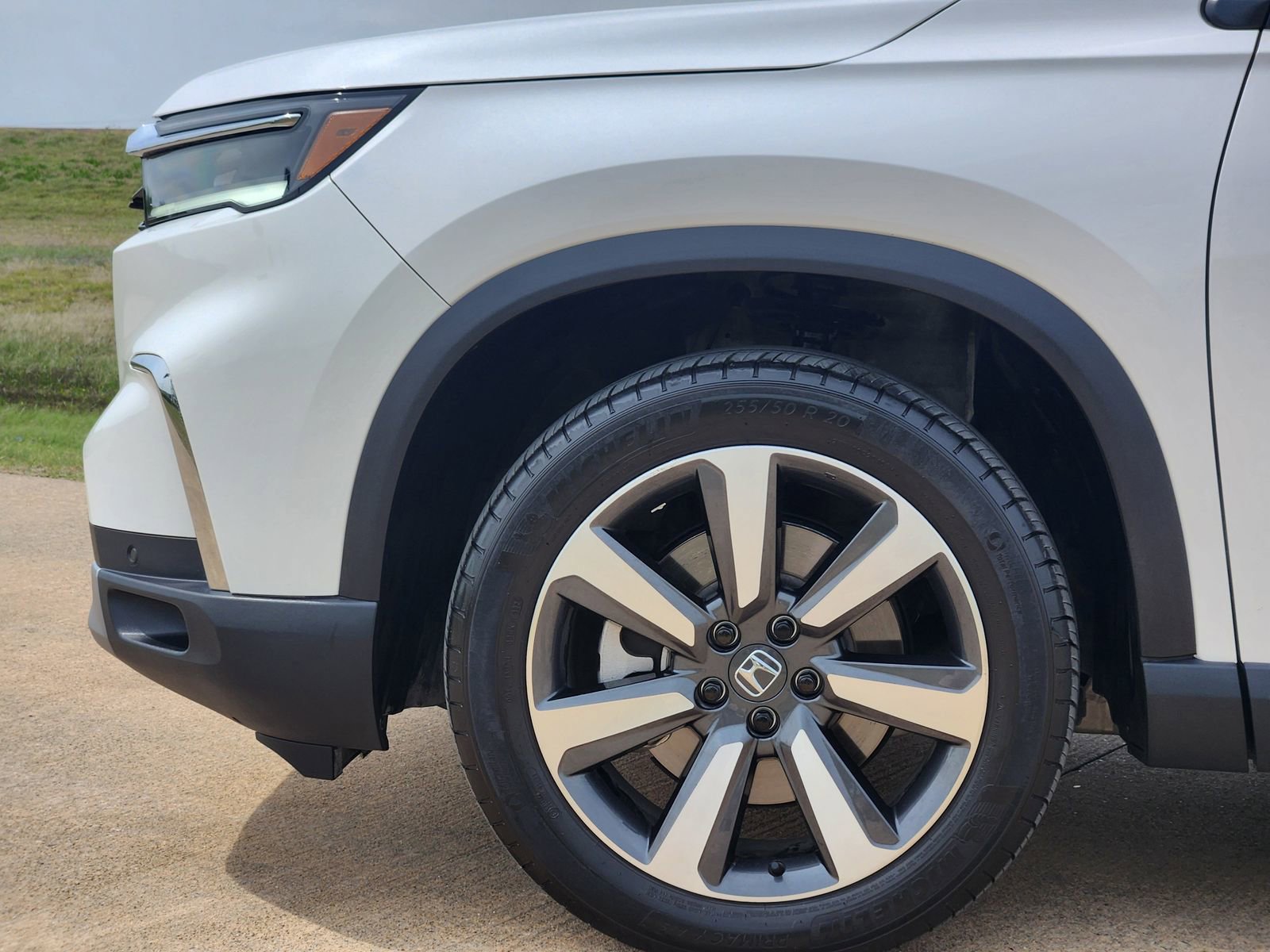 Certified 2023 Honda Pilot Touring image 13