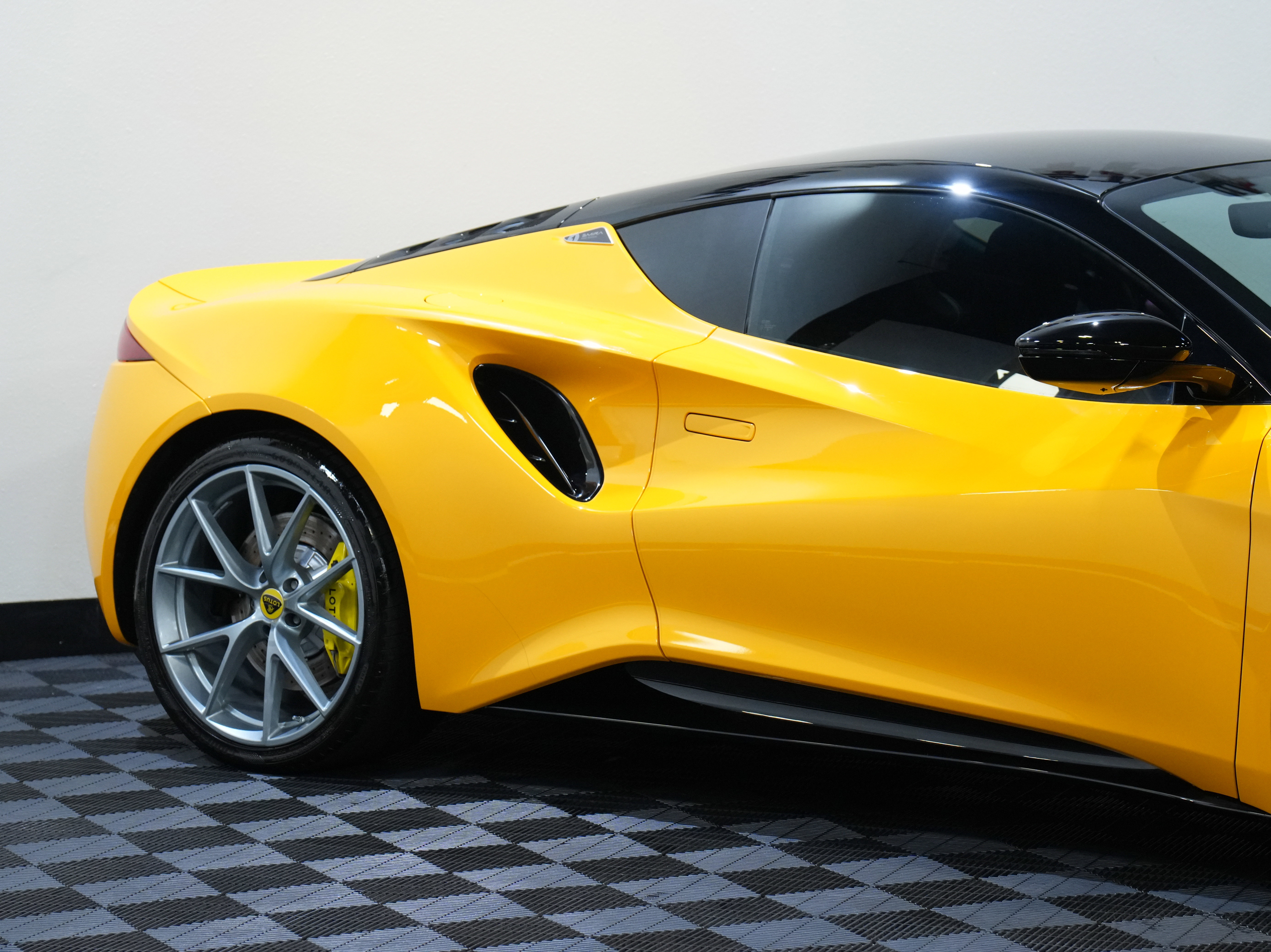 Used 2024 Lotus Emira First Edition image 13