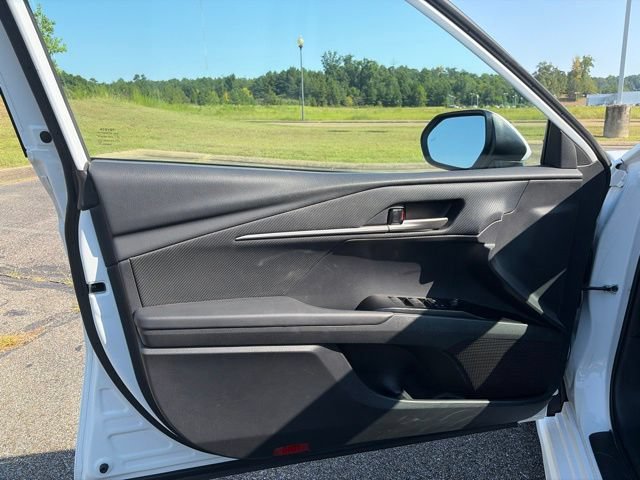 Used 2025 Toyota Camry SE FWD image 15