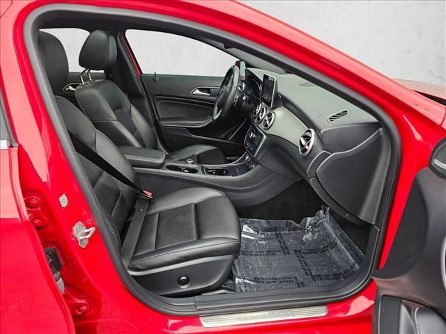 Used 2016 Mercedes-Benz GLA 250 image 10
