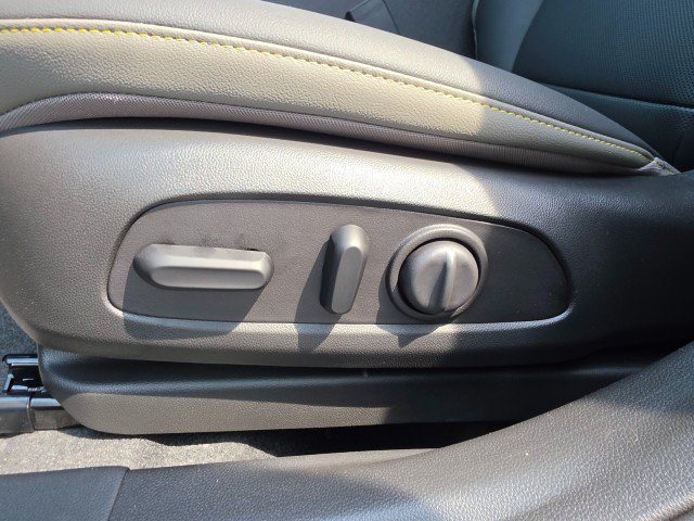 New 2026 Chevrolet Trax ACTIV w/ Sunroof Package FWD image 30