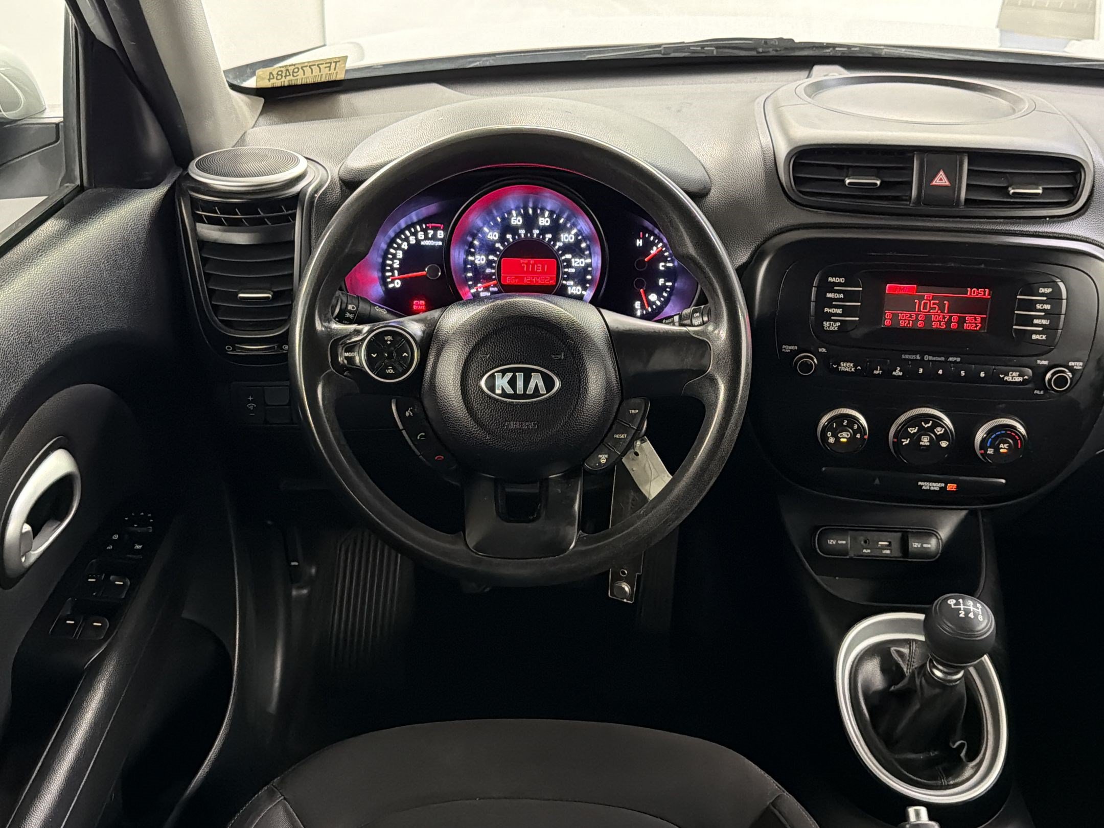 Used 2015 Kia Soul FWD image 25