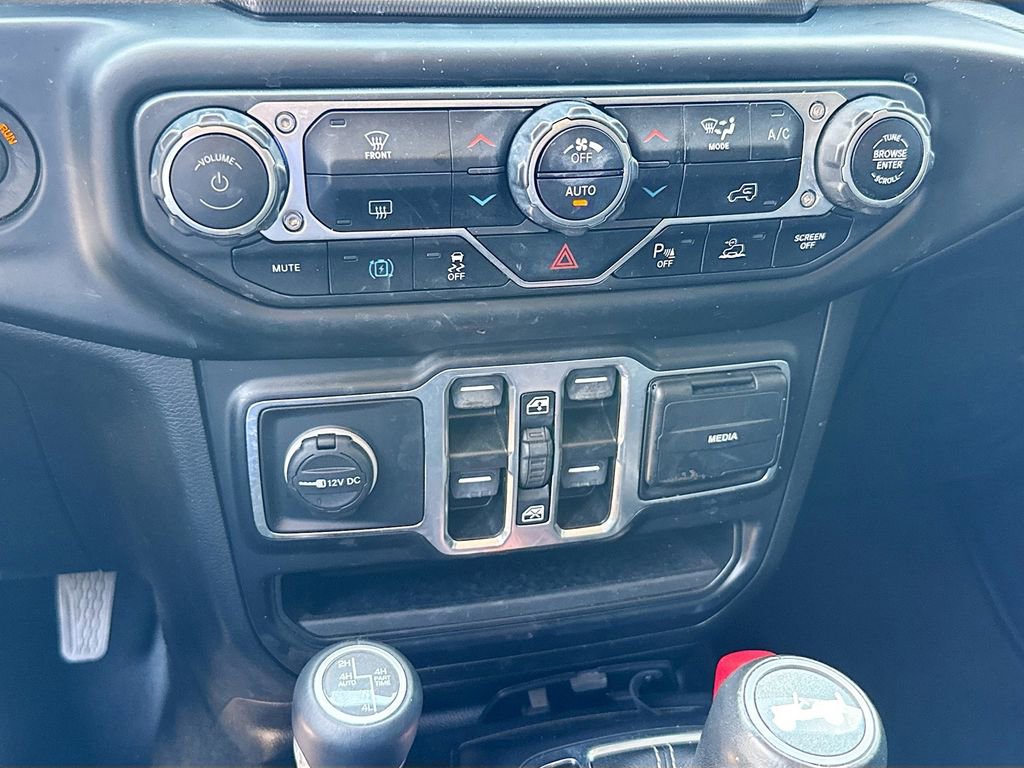 Used 2021 Jeep Wrangler Unlimited Sahara w/ Safety Group image 17