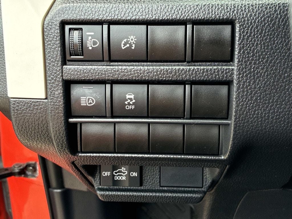 Used 2024 Toyota Tacoma TRD Off-Road AWD/4WD image 23
