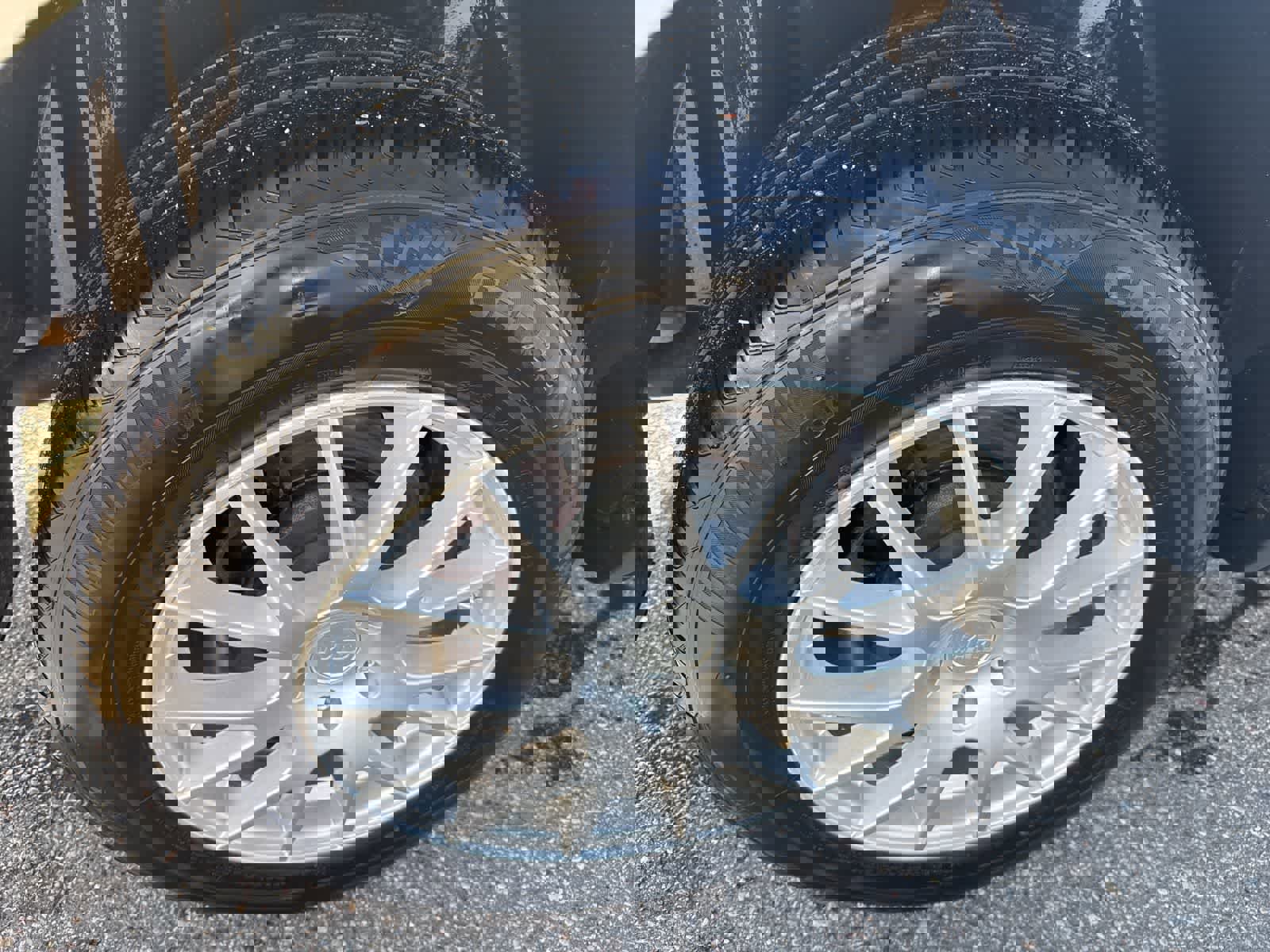 Used 2011 Lincoln MKX AWD image 11