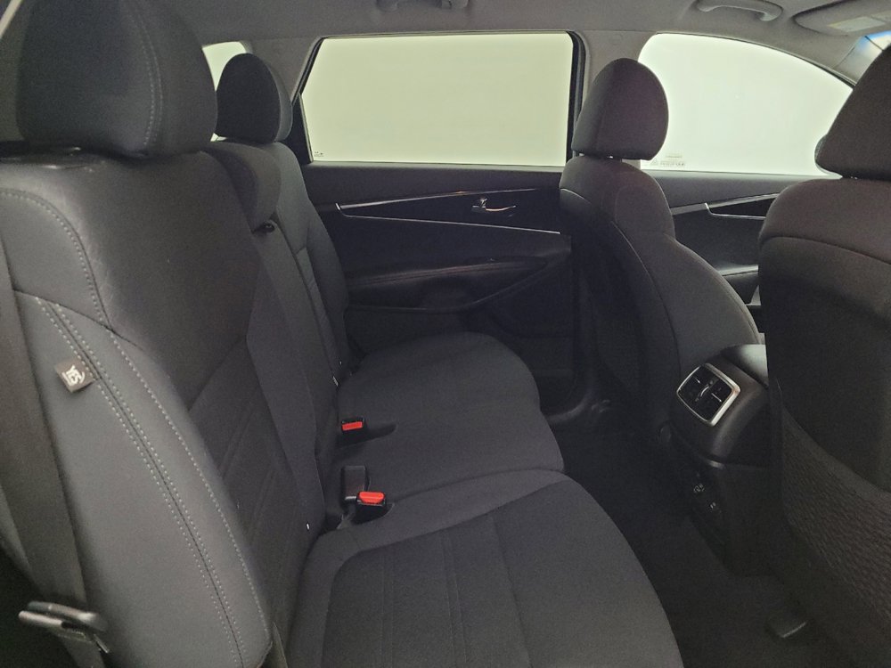Used 2019 Kia Sorento AWD w/ LX Convenience Package image 19
