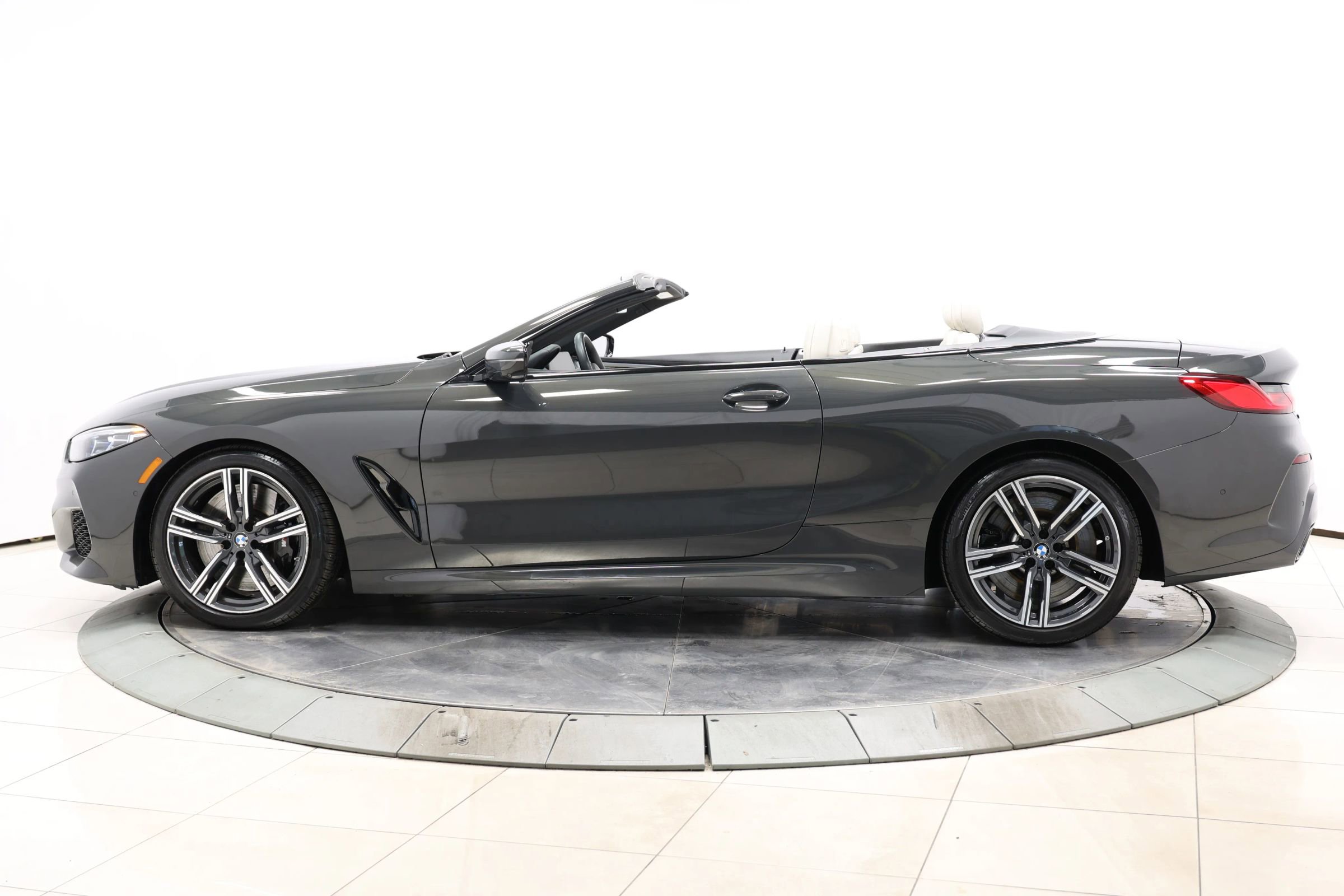 Used 2022 BMW M850i xDrive Convertible AWD/4WD image 7