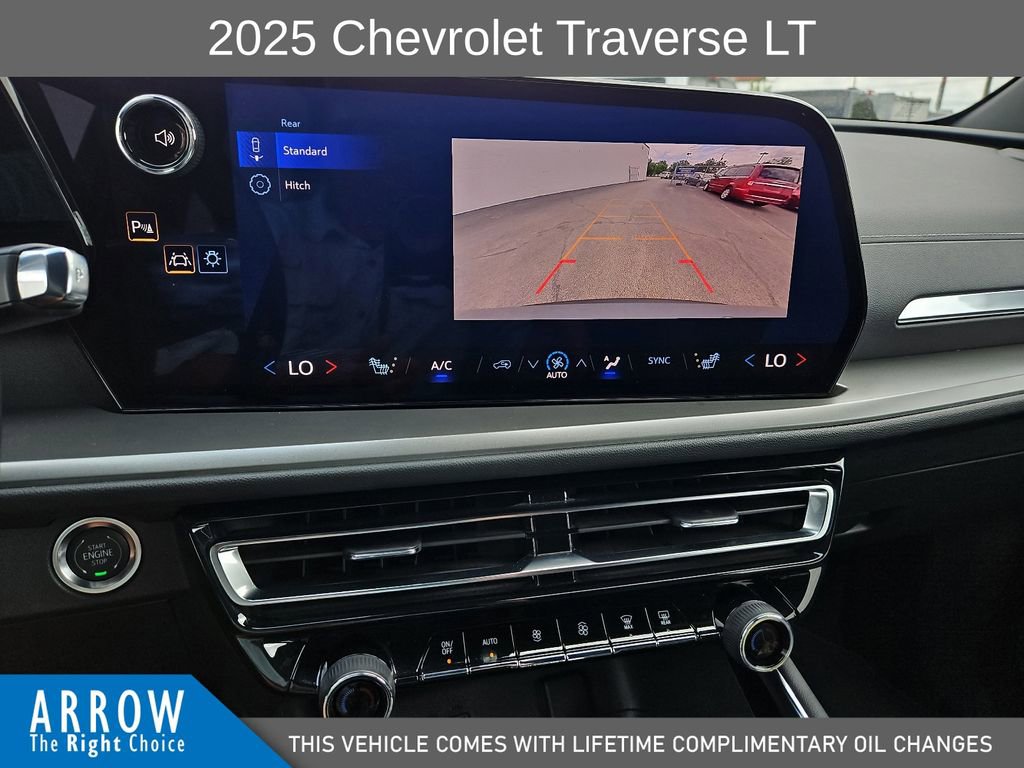 Used 2025 Chevrolet Traverse LT image 24