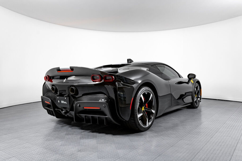 Used 2022 Ferrari SF90 Stradale image 2