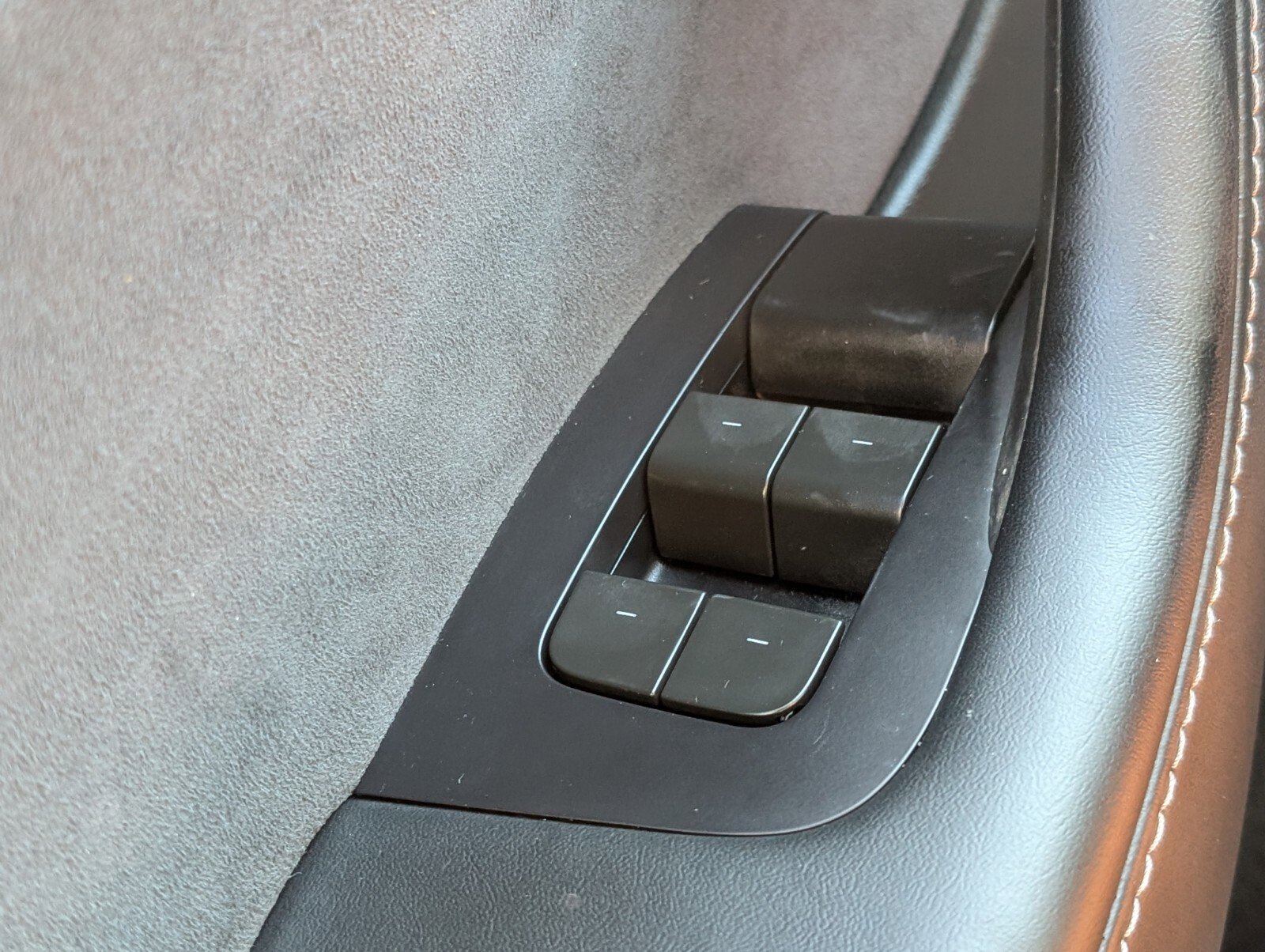 Used 2024 Tesla Model Y Long Range image 36