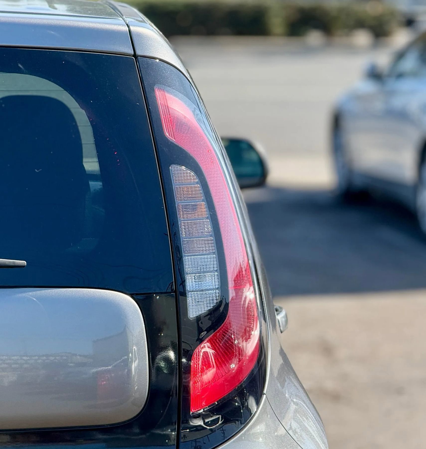 Used 2016 Kia Soul + image 5