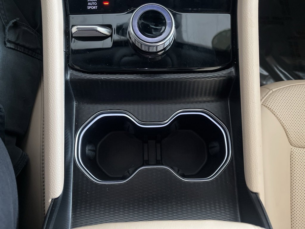 Used 2024 Jeep Grand Cherokee Limited w/ Luxury Tech Group II image 23