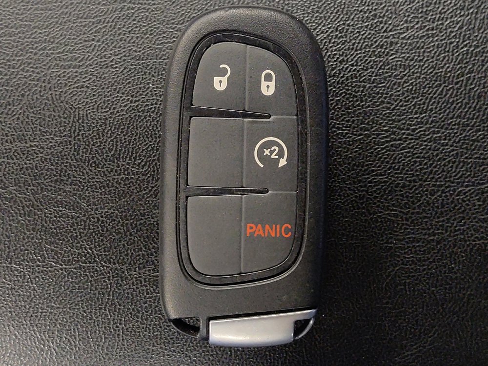 Used 2021 Jeep Cherokee Latitude Plus FWD image 32