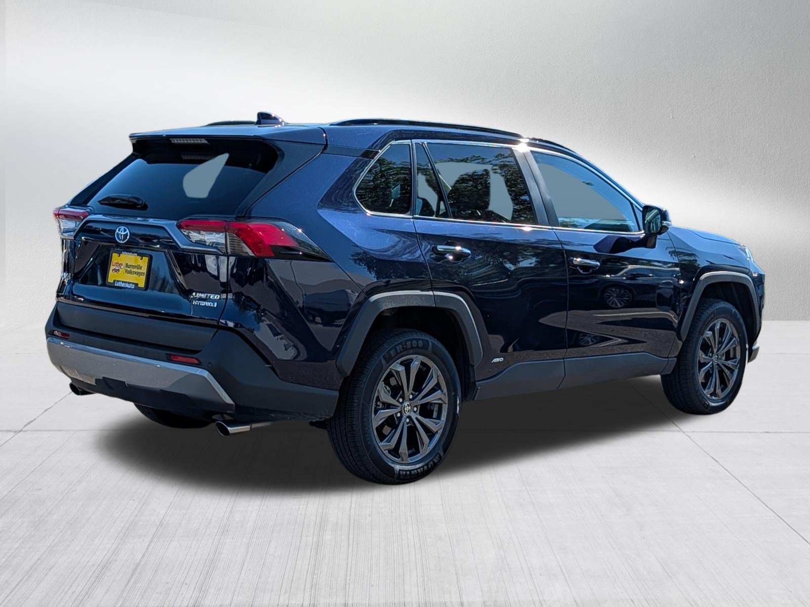 Used 2022 Toyota RAV4 Limited AWD/4WD image 7
