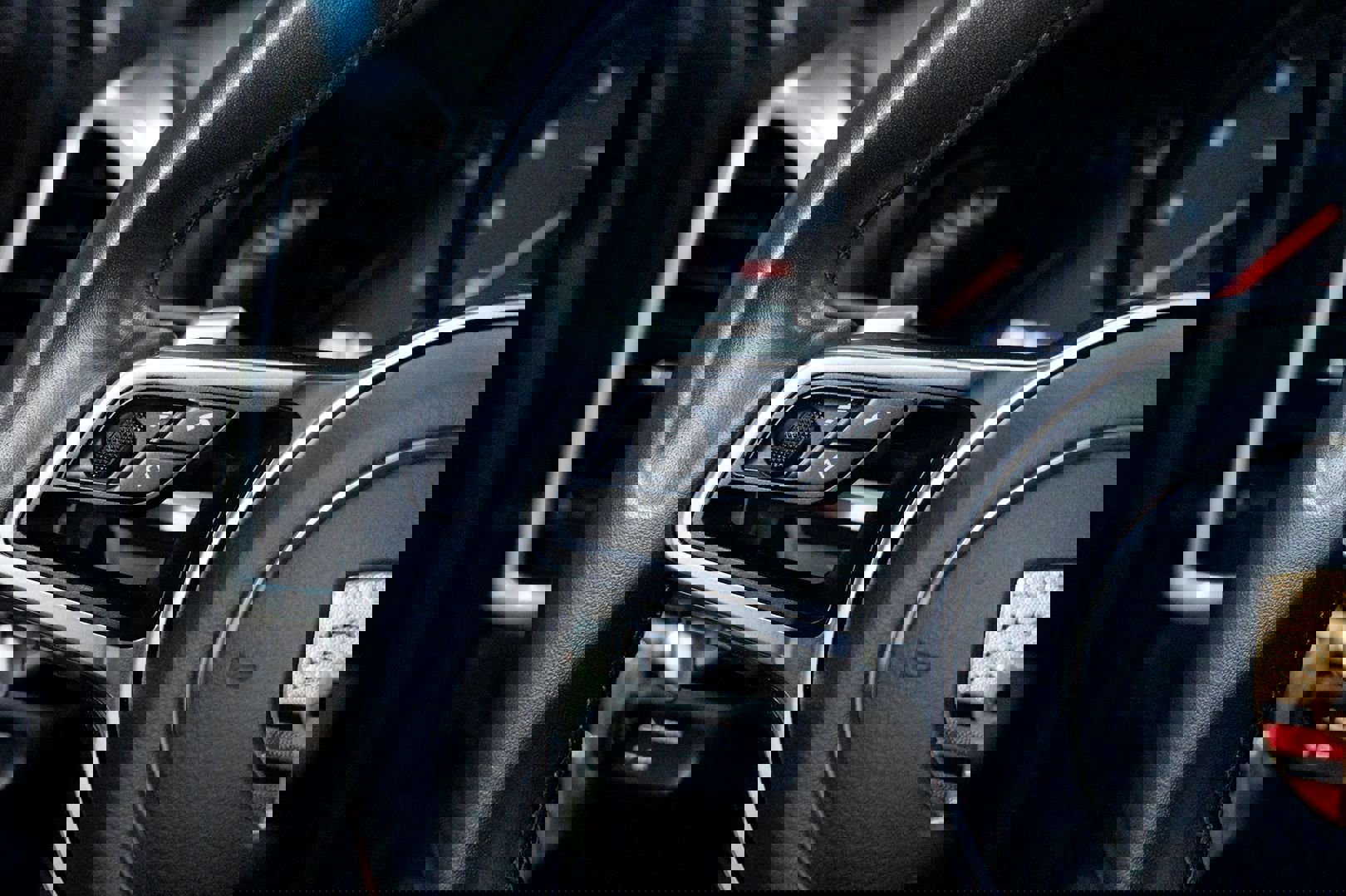 Used 2016 Porsche Cayenne image 40