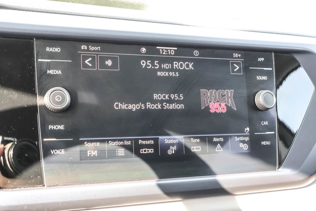 Certified 2022 Volkswagen Taos SE image 23