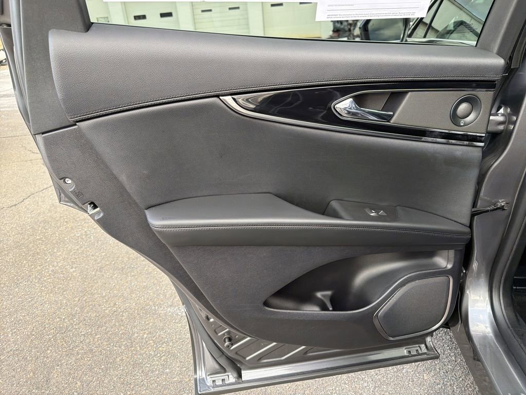 Certified 2021 Lincoln Nautilus Reserve w/ Cargo Utility Package image 12