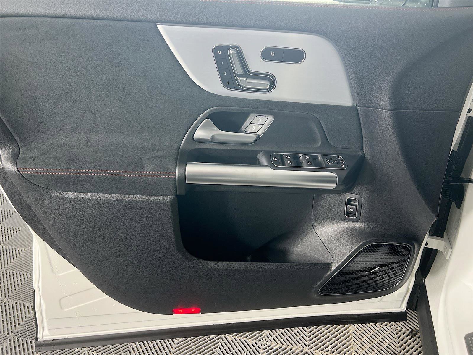 New 2026 Mercedes-Benz GLA 35 AMG 4MATIC image 18