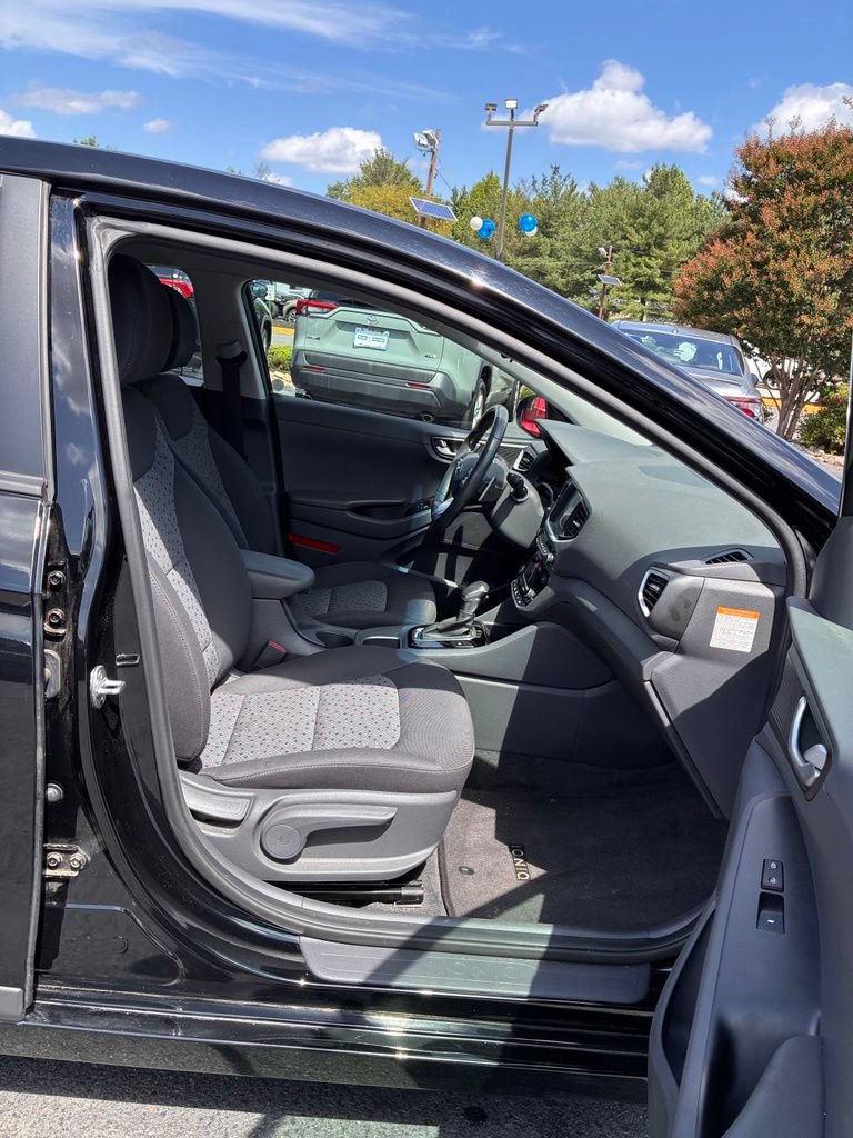 Used 2019 Hyundai Ioniq Plug-In Hybrid FWD image 19