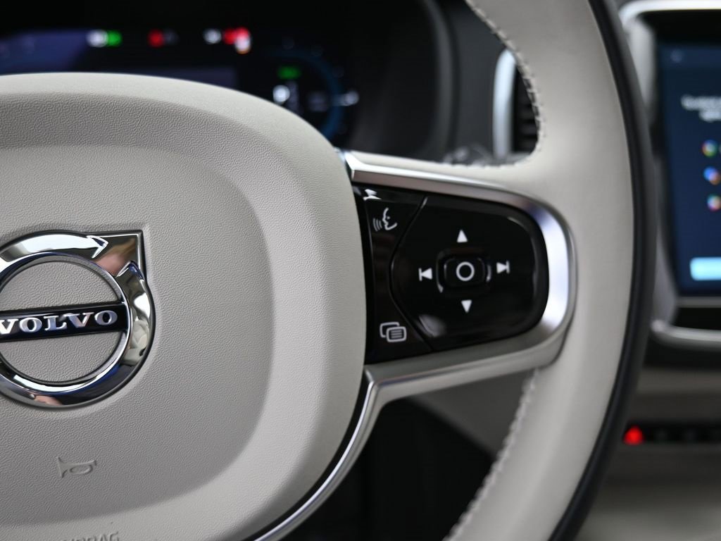New 2025 Volvo XC90 T8 Plus w/ Protection Package Premier image 21
