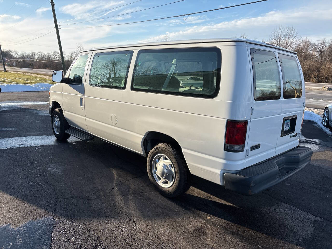 Used 2011 Ford E-150 and Econoline 150 Wagon w/ PWR Windows & Locks Group image 5