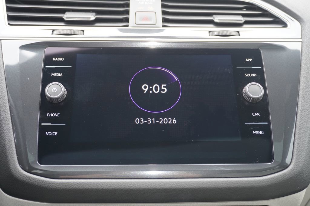 Used 2023 Volkswagen Tiguan SE R-Line image 15