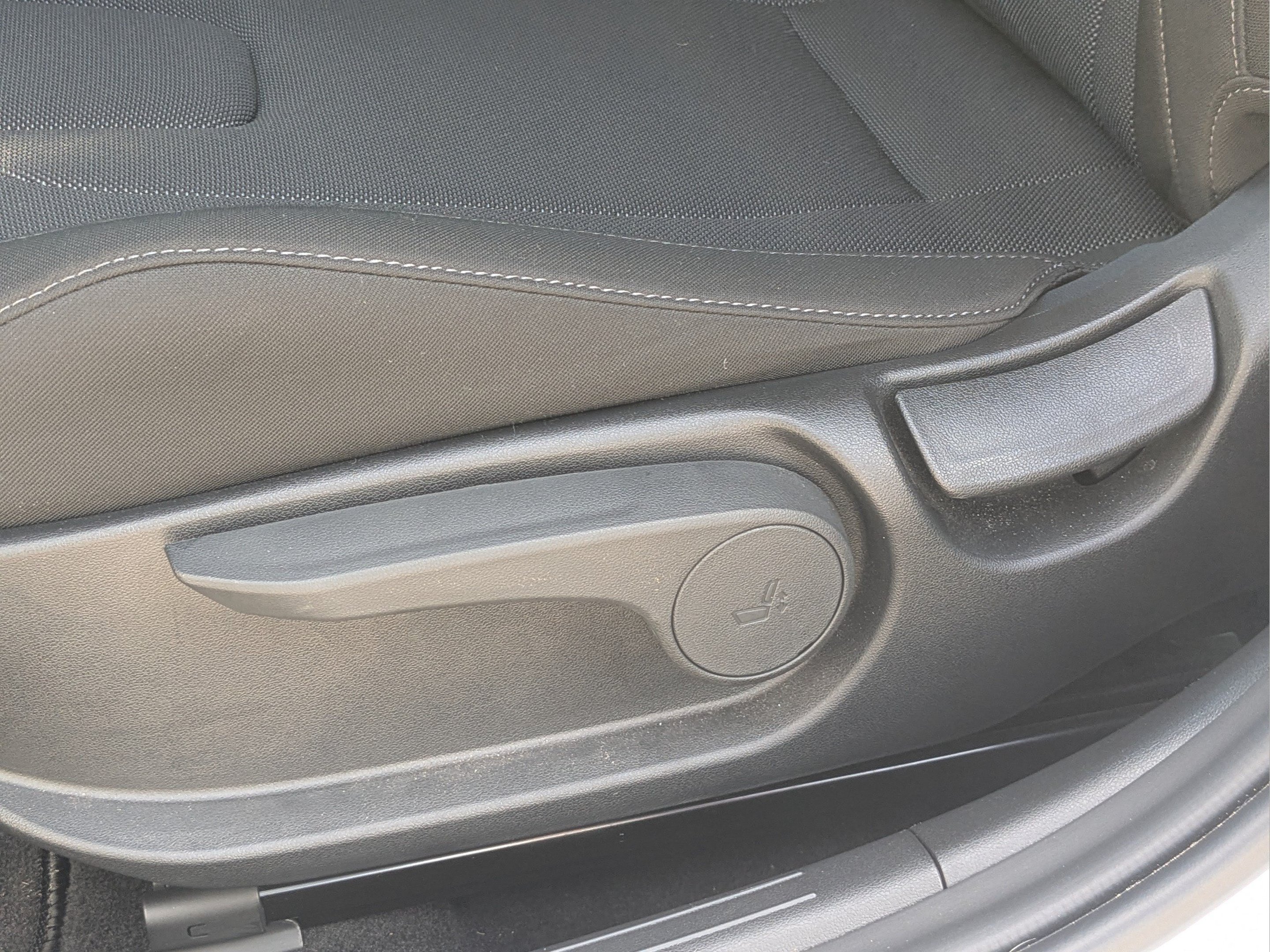 Used 2024 Hyundai Elantra SE FWD image 26