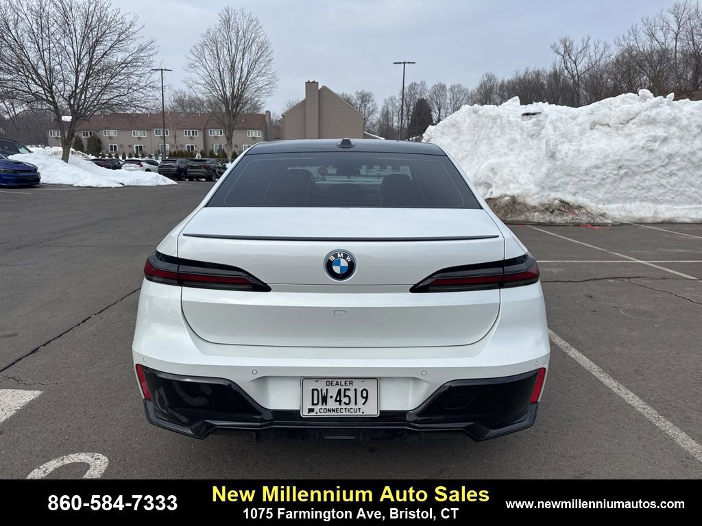 Used 2023 BMW i7 xDrive60 image 6
