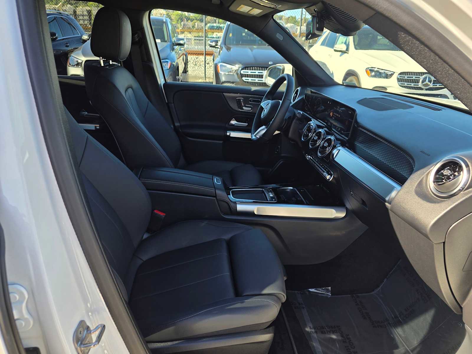 Used 2026 Mercedes-Benz GLB 250 image 11