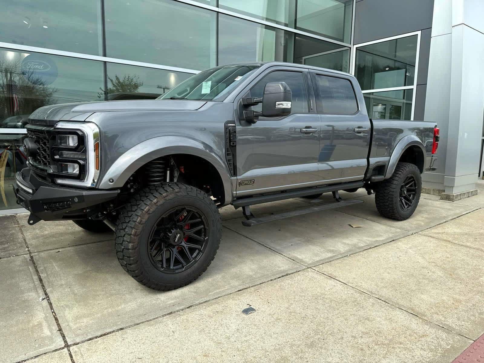 New 2026 Ford F250 Lariat w/ Black Appearance Package
