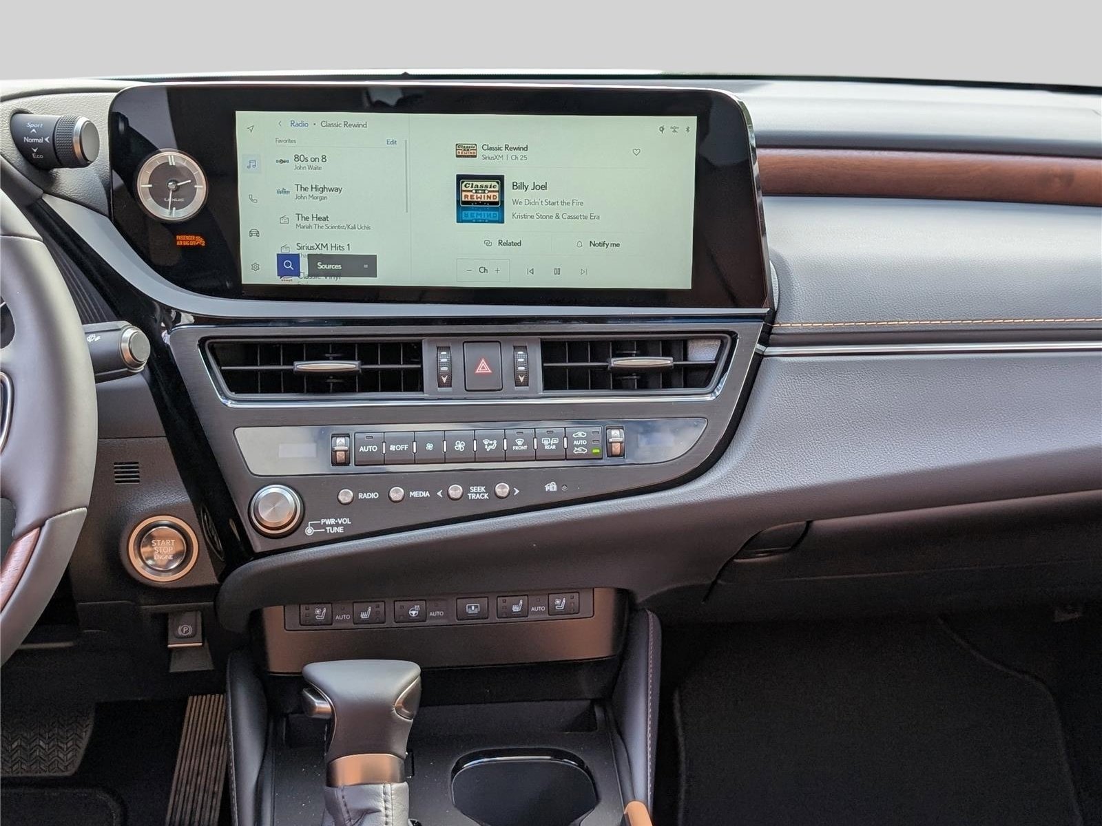 New 2025 Lexus ES 350 Ultra Luxury image 16