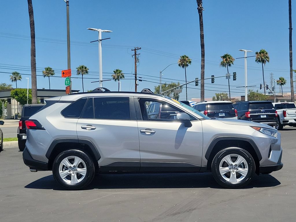 Used 2019 Toyota RAV4 XLE FWD image 3