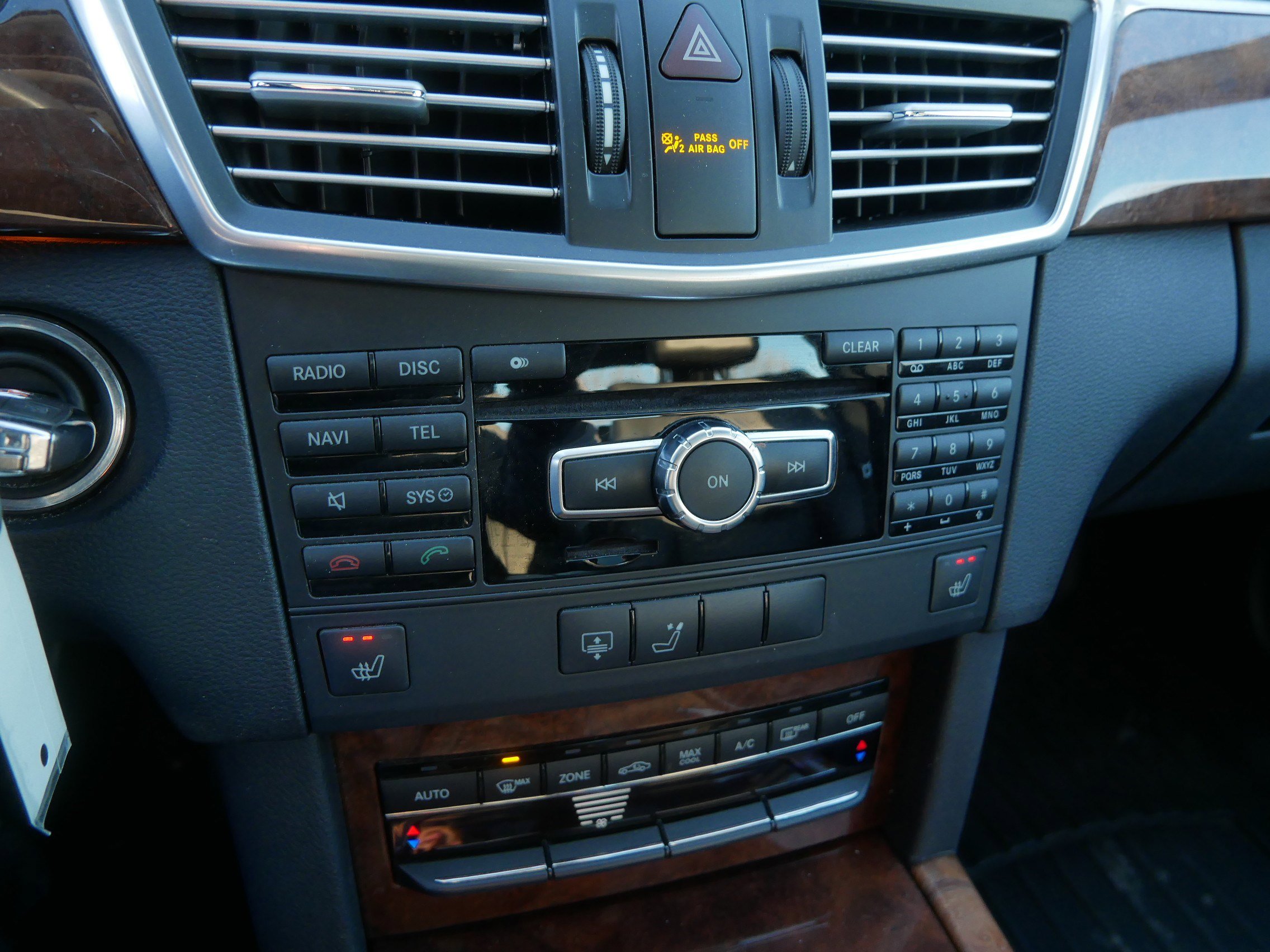 Used 2013 Mercedes-Benz E 350 4MATIC Sedan image 29