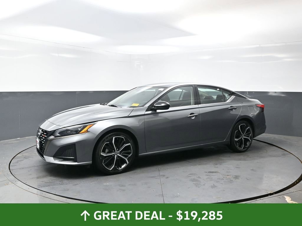 Used 2024 Nissan Altima 2.5 SR image 11