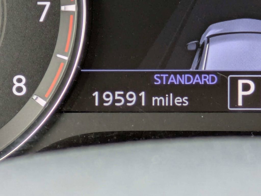 Used 2023 INFINITI QX50 Sensory image 39