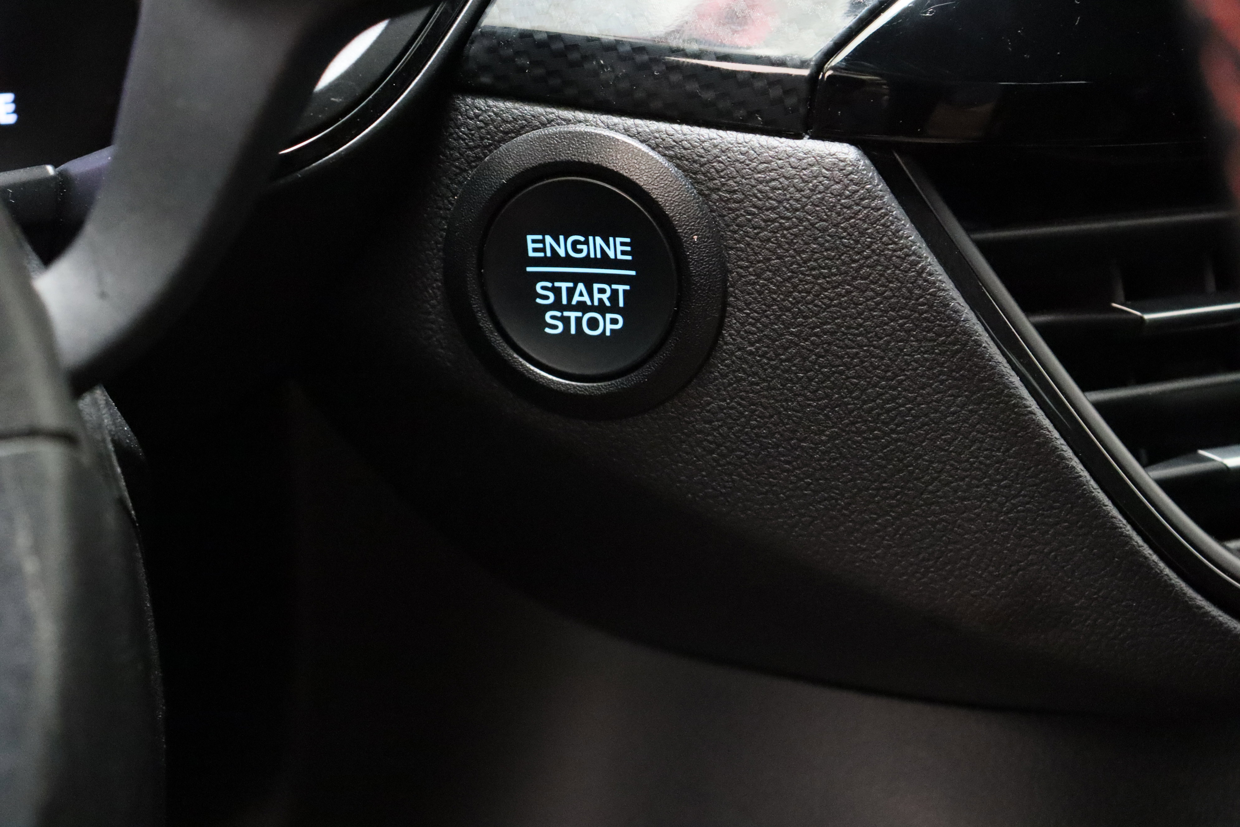 Used 2025 Ford Escape ST-Line w/ Equipment Group 301A FWD image 18