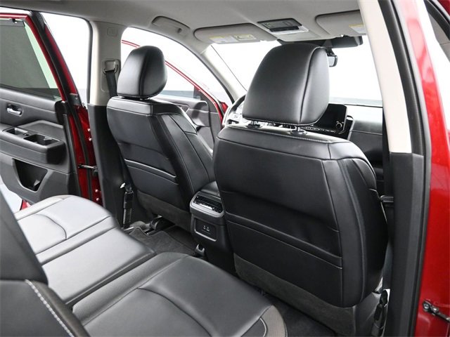 Used 2024 Nissan Pathfinder SL image 10