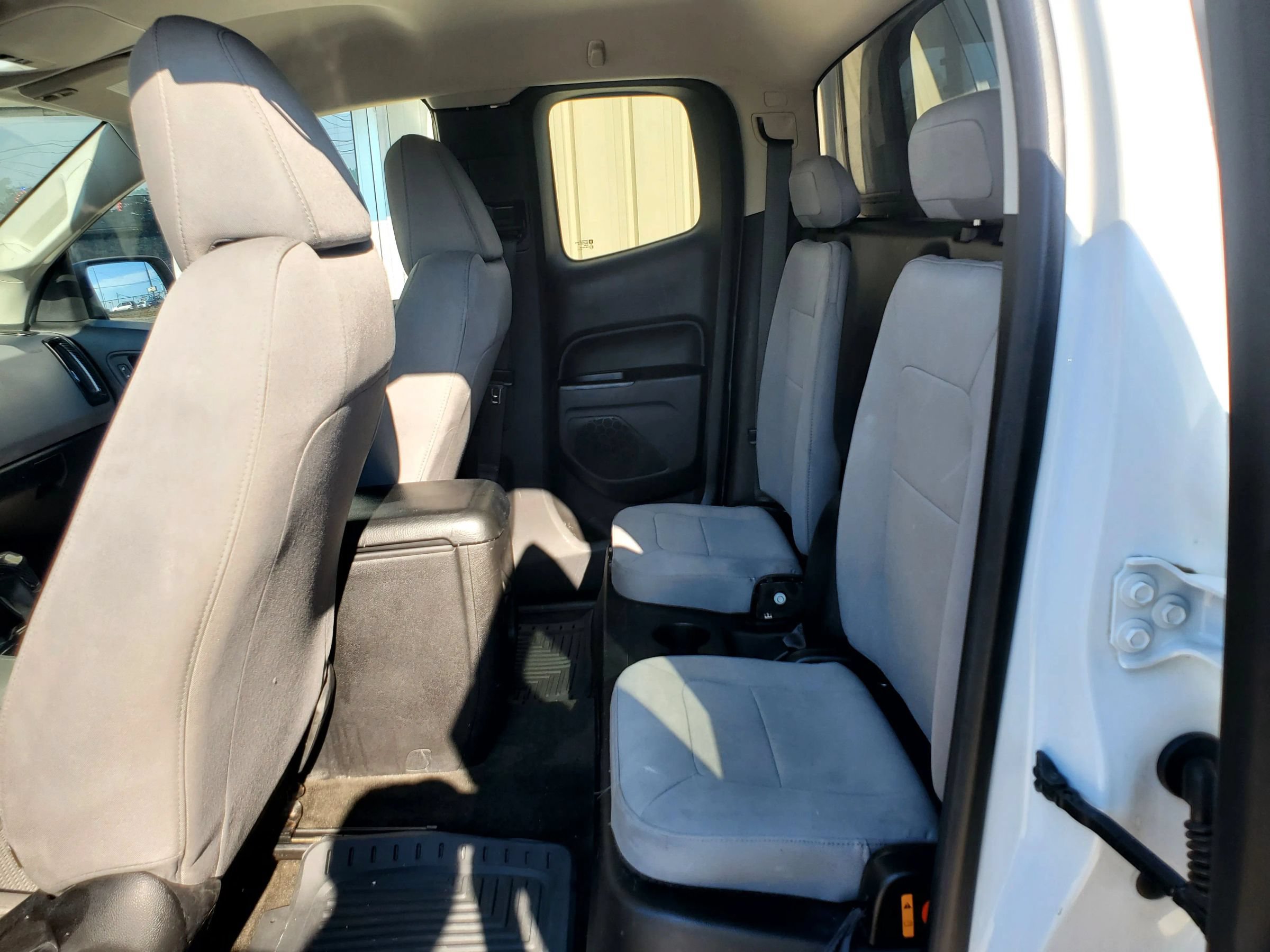 Used 2018 Chevrolet Colorado W/T RWD image 28