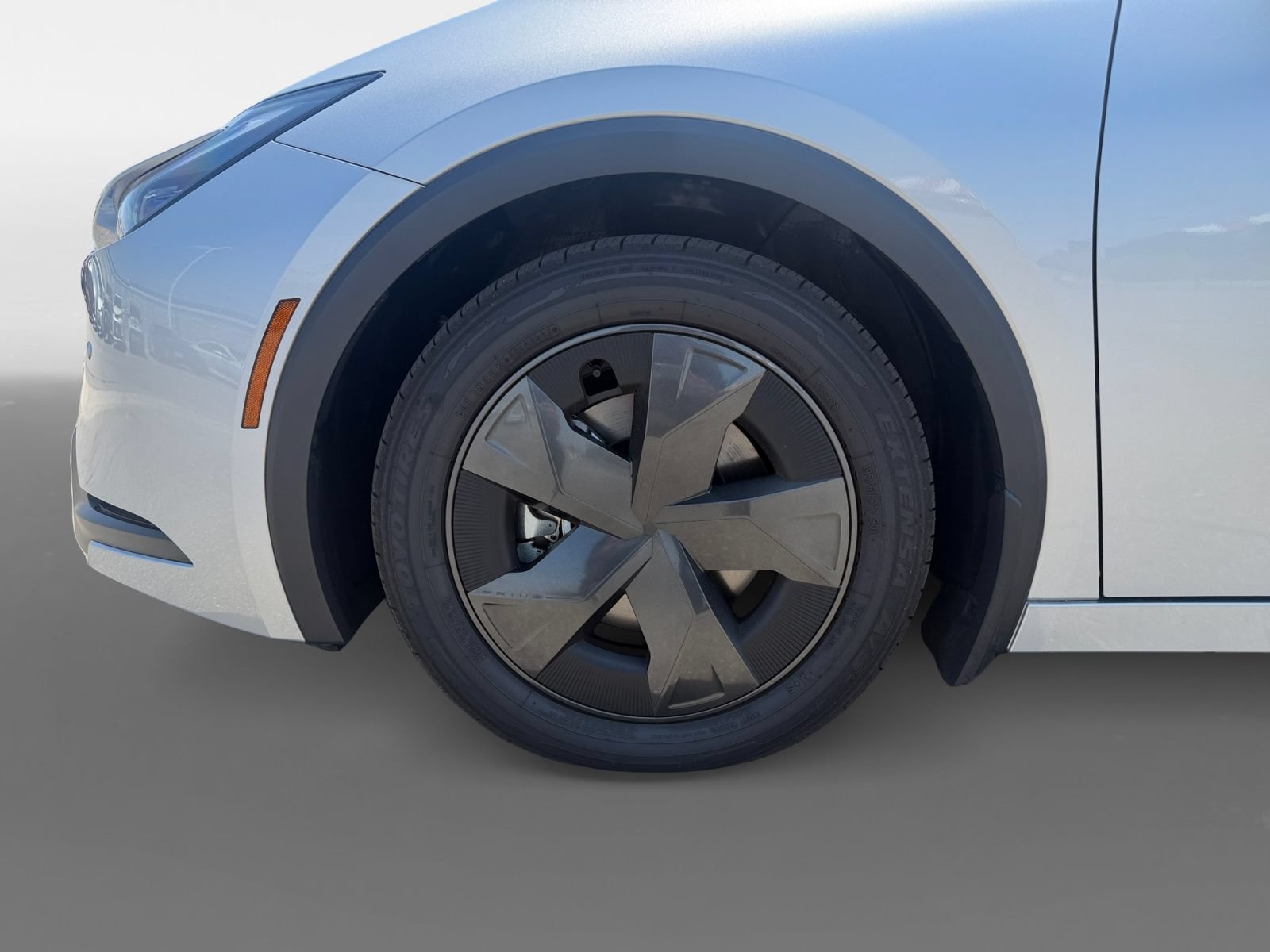 Certified 2026 Toyota Prius Plug-In Hybrid FWD image 14