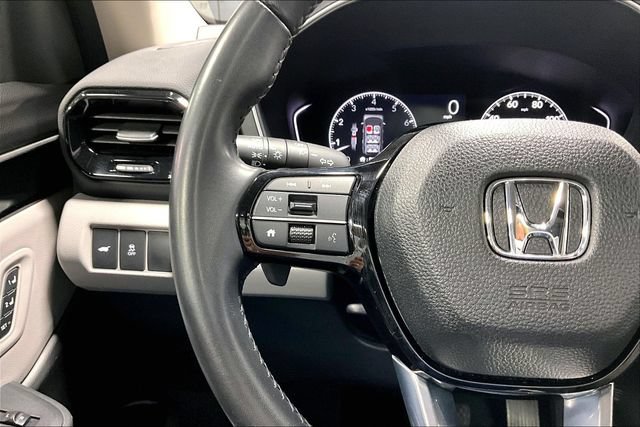 Used 2024 Honda Pilot Touring image 13