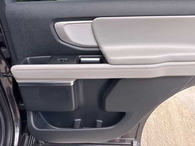 Used 2025 Ford Expedition Active AWD/4WD image 25