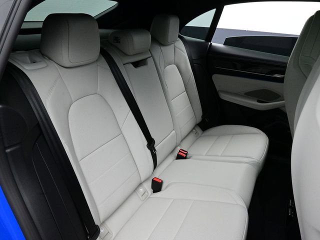 New 2026 Porsche Macan Electric RWD image 17