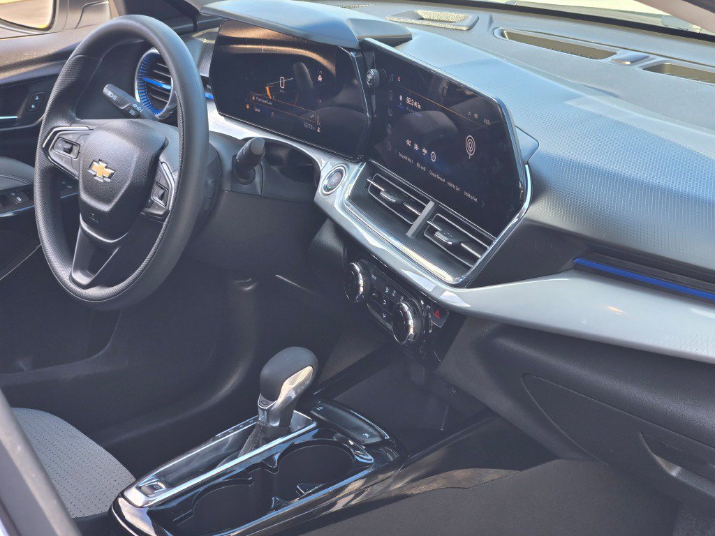 Certified 2026 Chevrolet Trax LT FWD image 8