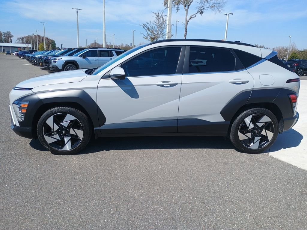 Used 2025 Hyundai Kona Limited image 8
